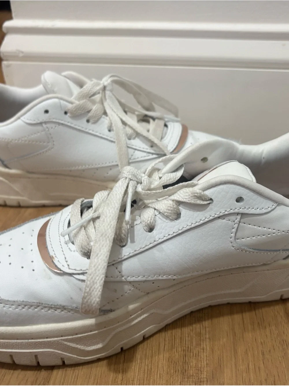 Reebok White Leather Low-Top Comfort Sneakers